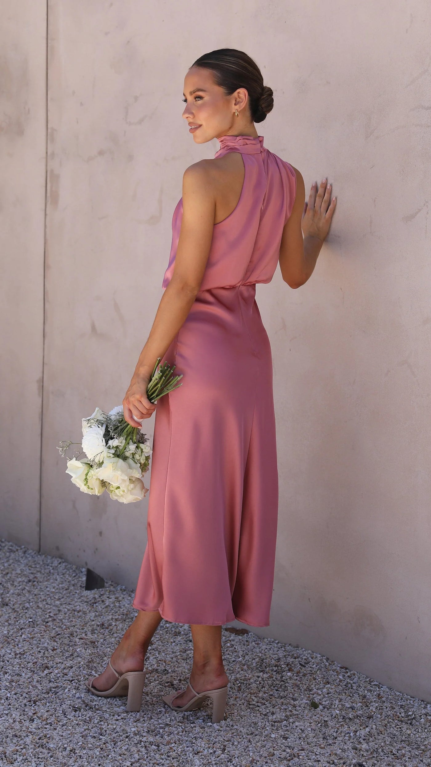 Benthe – Robe Midi Épaules Dénudées