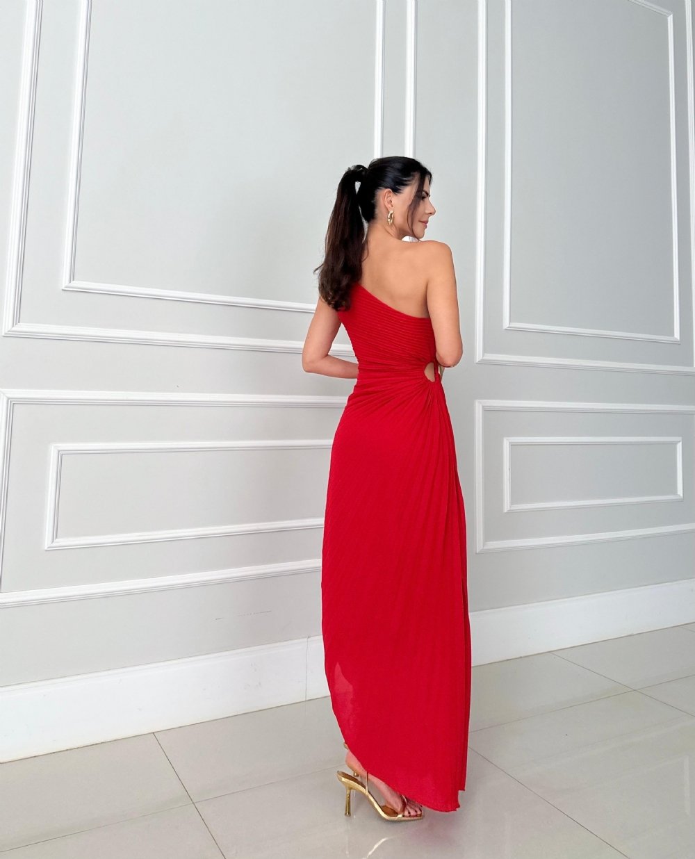 Fanny - Robe longue asymétrique plissée avec découpe