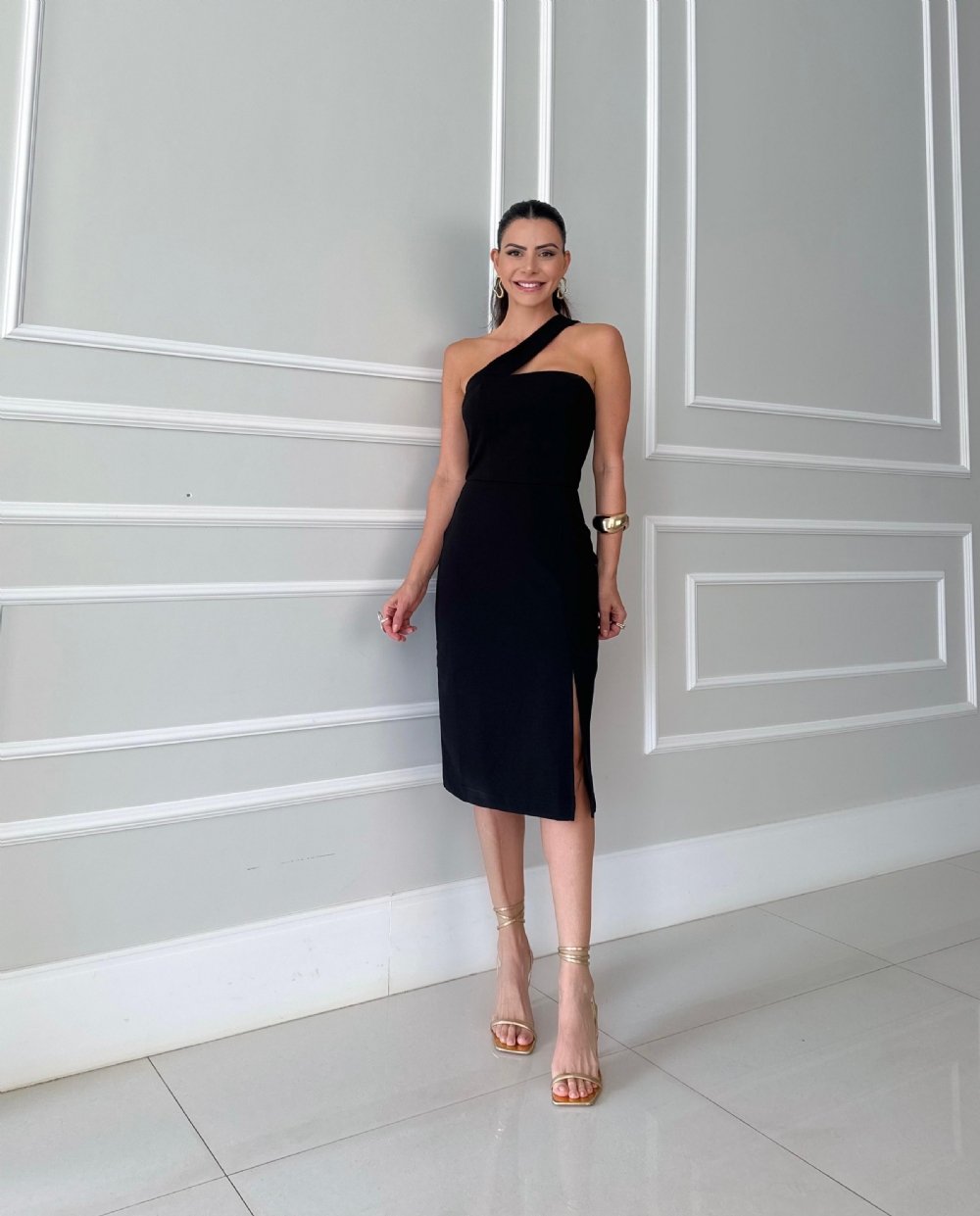 Natacha - Robe midi asymétrique à fente élégante