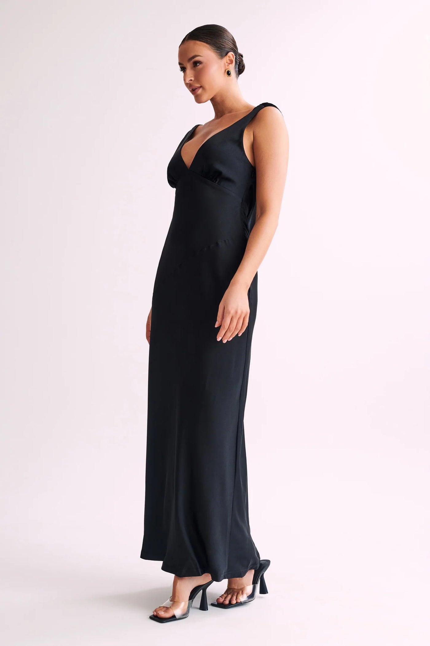 Nadia - Robe Longue Satinée à Dos Drapé