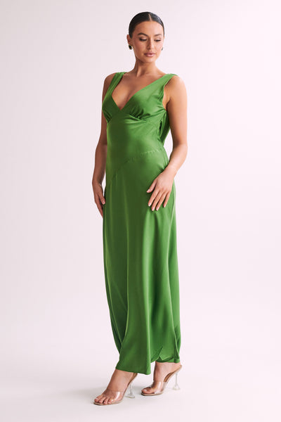 Nadia - Robe Longue Satinée à Dos Drapé