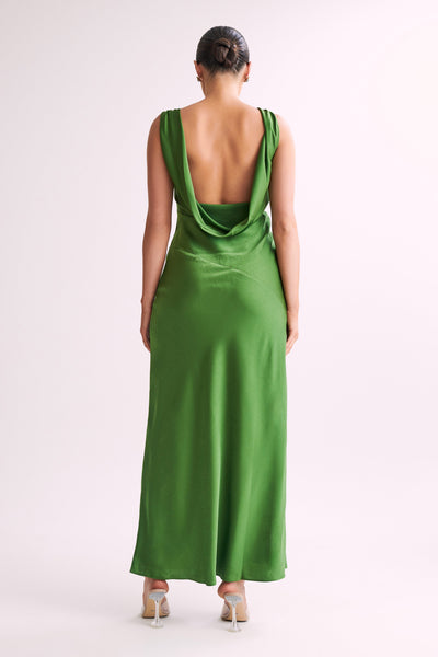 Nadia - Robe Longue Satinée à Dos Drapé