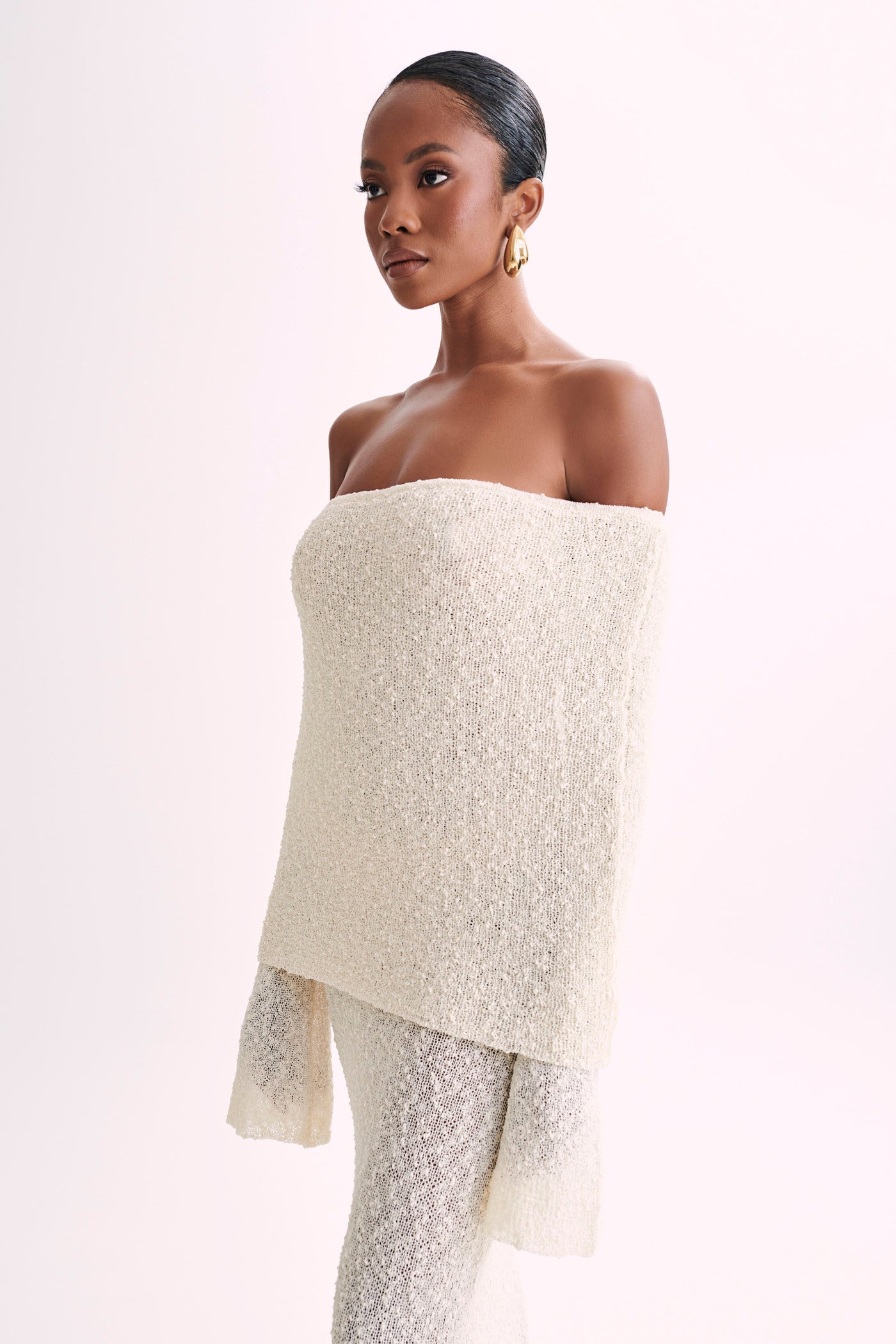 Marisol - Robe Longue Bouclée à Épaules Dénudées
