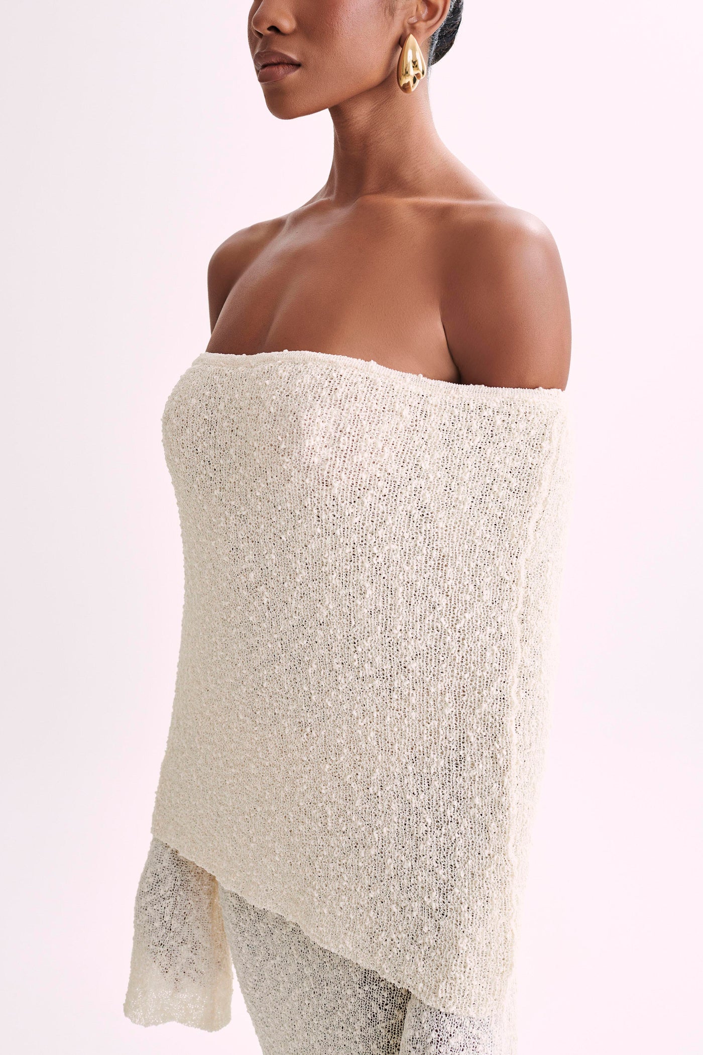 Marisol - Robe Longue Bouclée à Épaules Dénudées