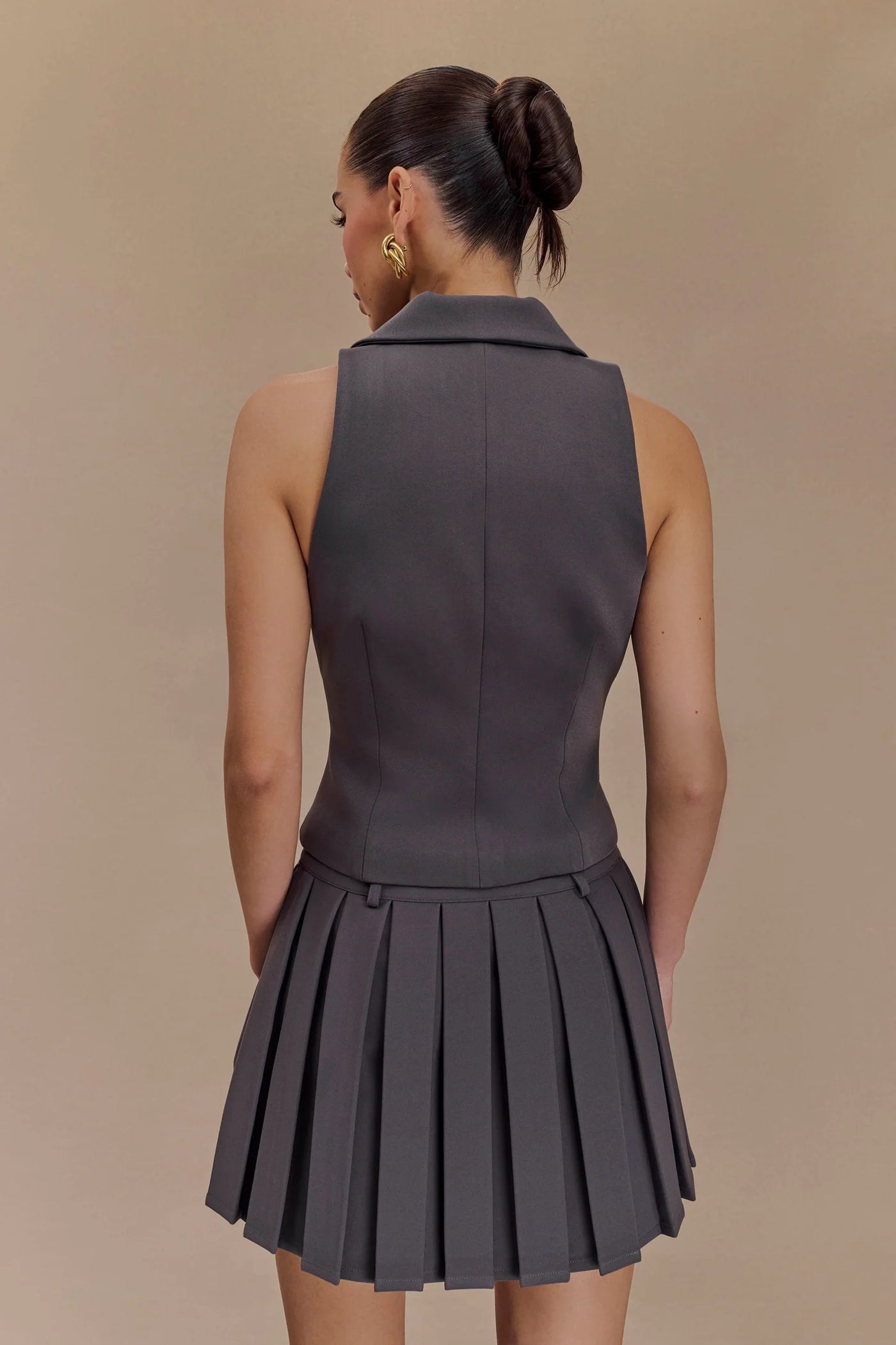Mura – Ensemble Tailleur Structuré avec Gilet et Jupe