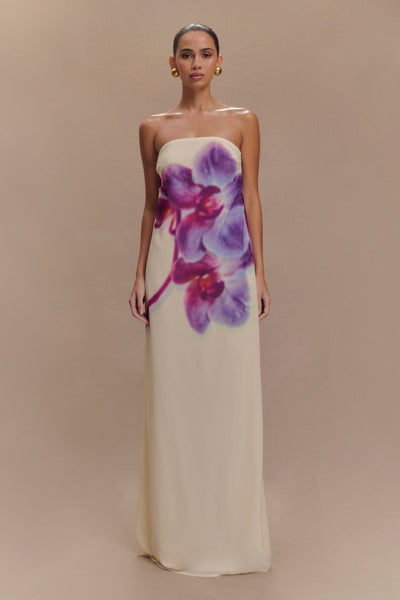 Amaya – Robe longue en chiffon sans bretelles à imprimé orchidée ivoire et koi