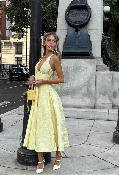 Esmeralda - Robe midi sans manches à col licou