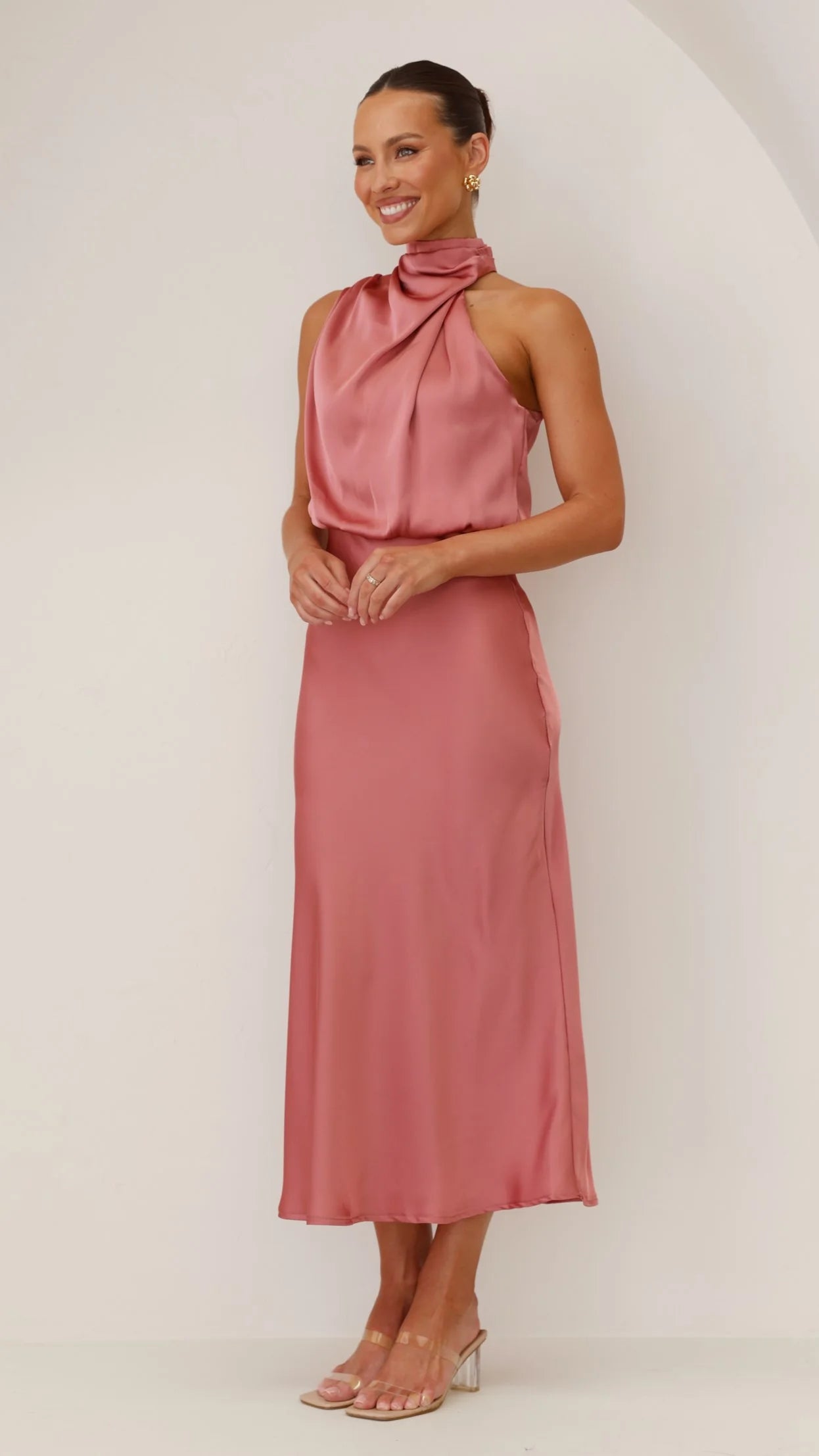 Benthe – Robe Midi Épaules Dénudées
