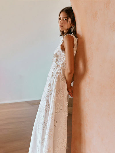 Nadia - Robe longue raffinée avec finitions ajourées et côtés à nouer