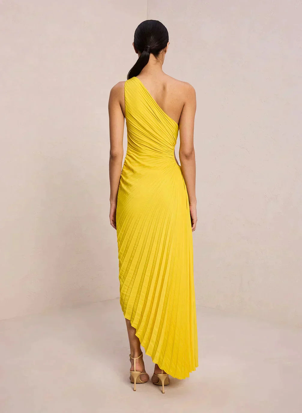 Sylviana – Robe Midi Plissée à Épaule Dénudée