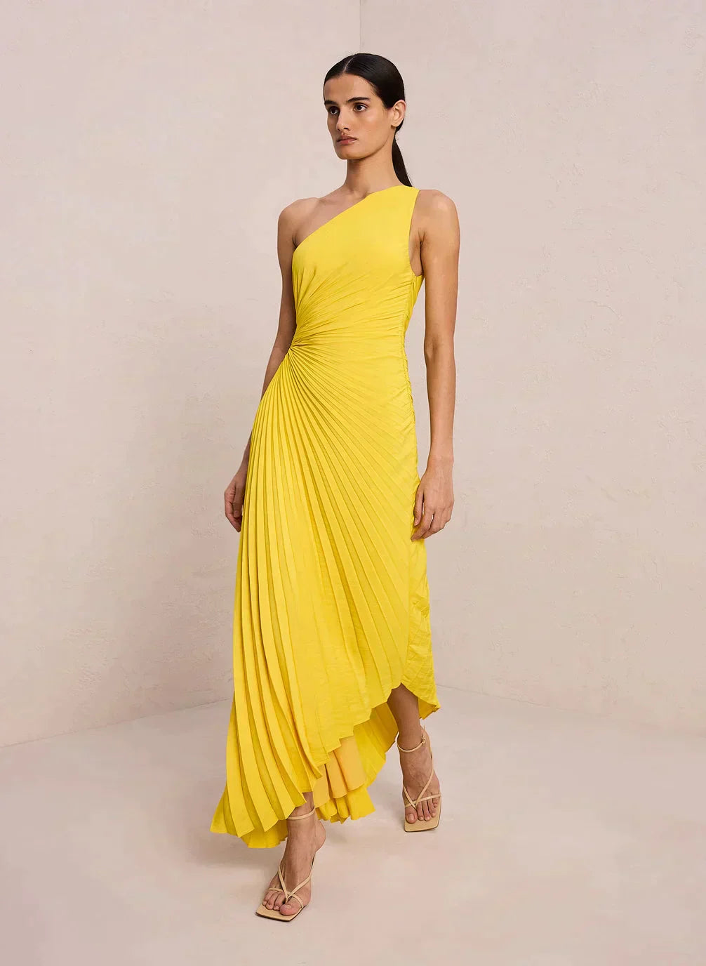 Sylviana – Robe Midi Plissée à Épaule Dénudée