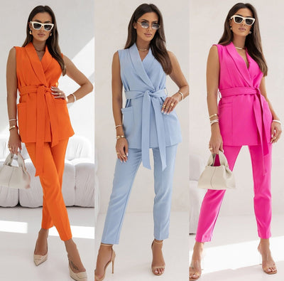 Stella – Ensemble Tailleur Sans Manches avec Ceinture et Pantalon Cigarette