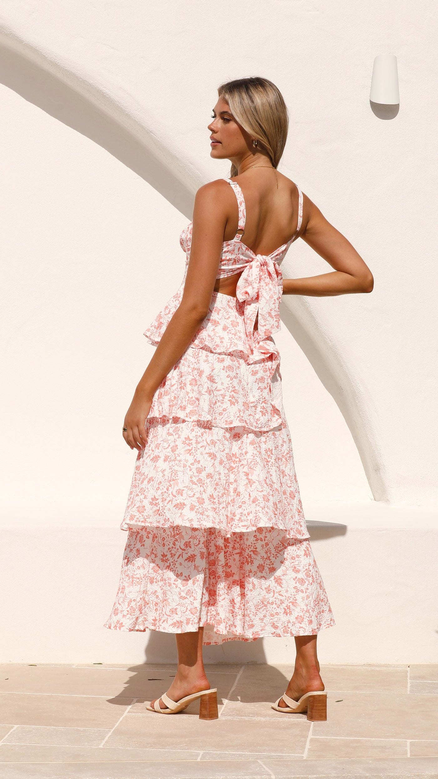 Isadora – Robe maxi fleurie en douceur pêche