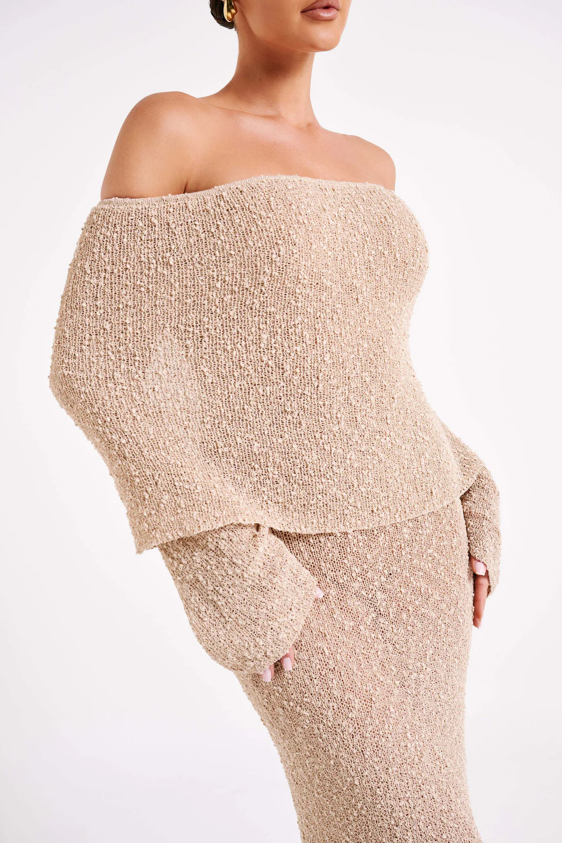 Marisol - Robe Longue Bouclée à Épaules Dénudées