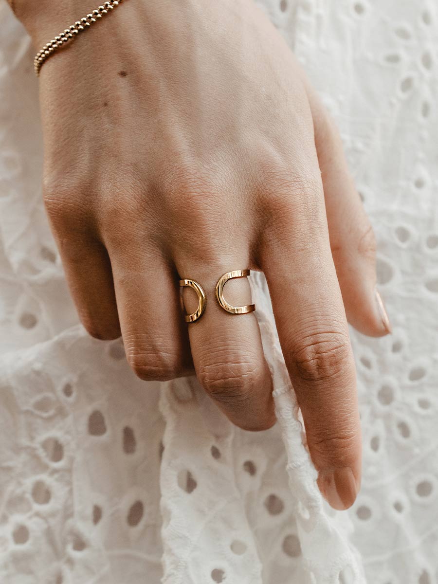 Double Ring – Bague moderne à deux anneaux