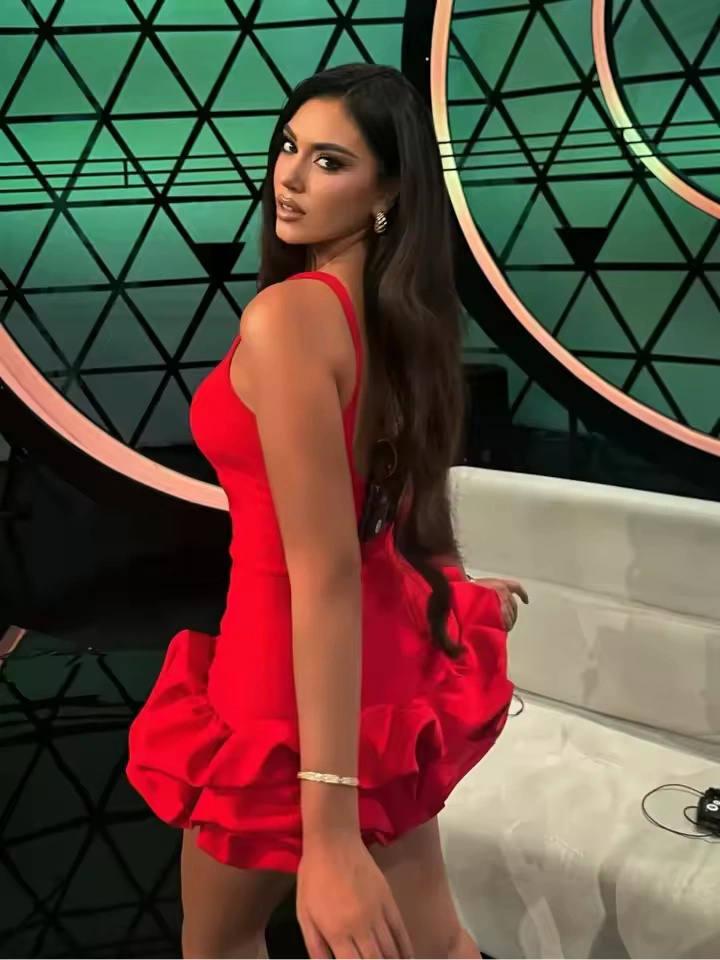 Fabiana - Robe Courte Élégante à Volant