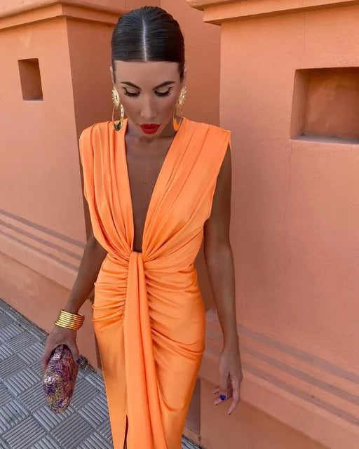Isabelle – Robe de Soirée à Décolleté Plongeant