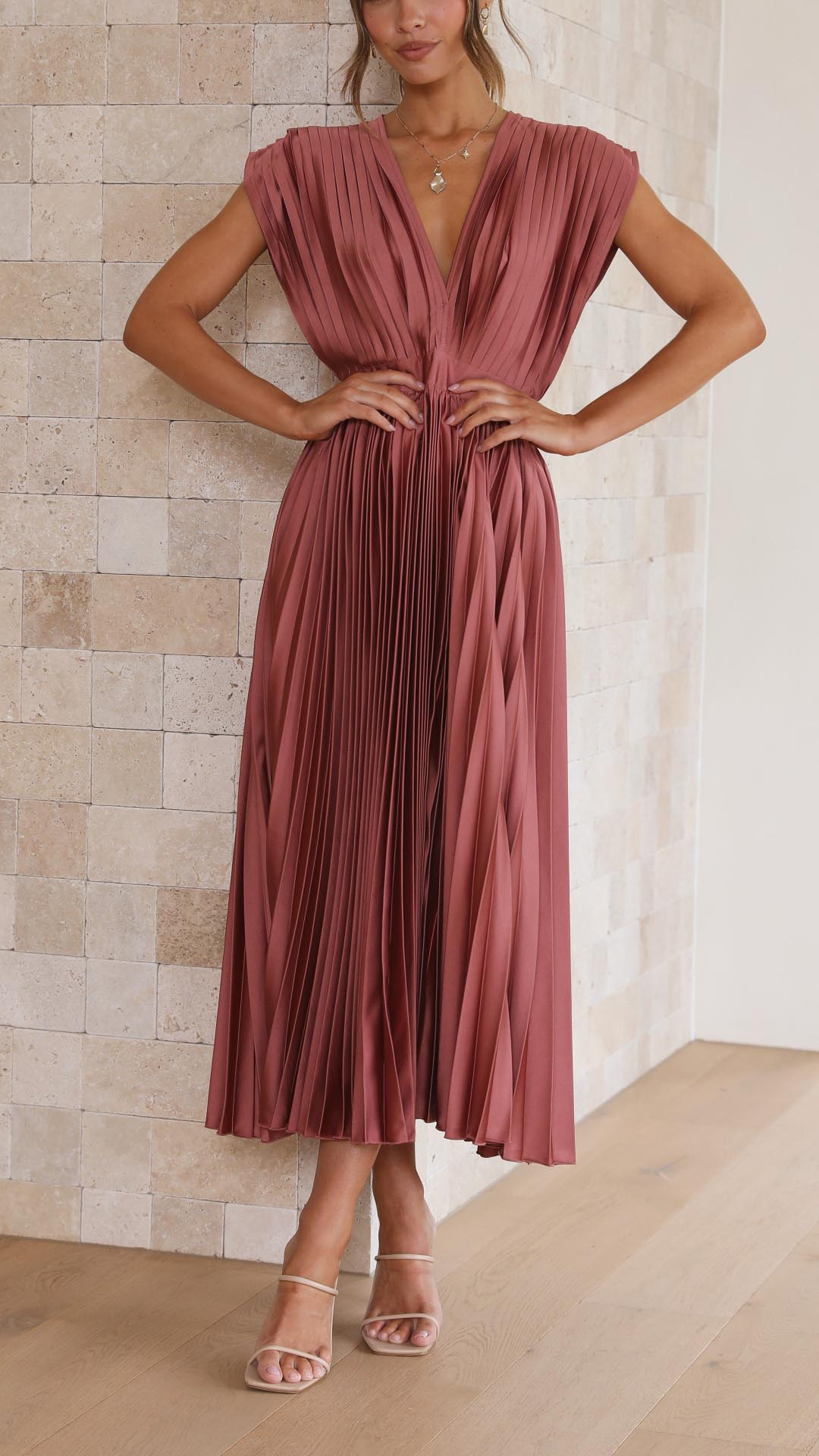 Alexis – Robe Élégante Plissée
