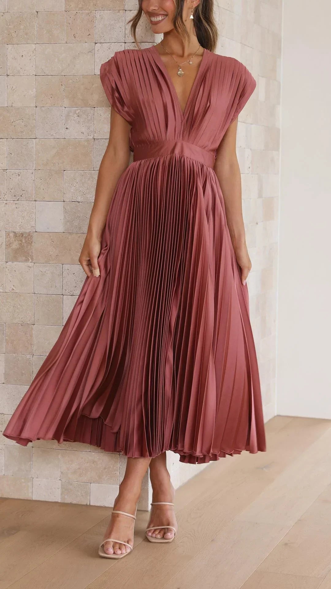 Alexis – Robe Élégante Plissée