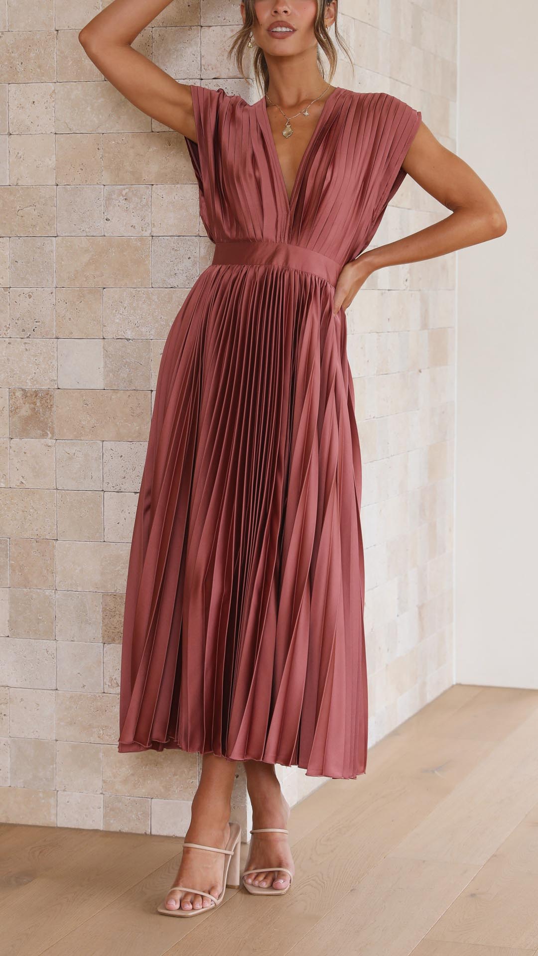 Alexis – Robe Élégante Plissée