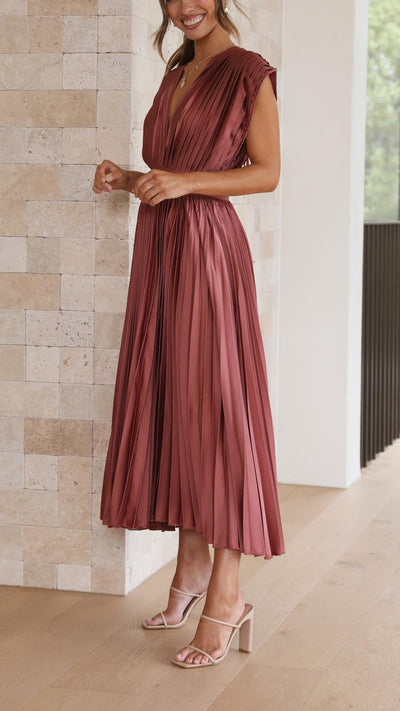 Alexis – Robe Élégante Plissée