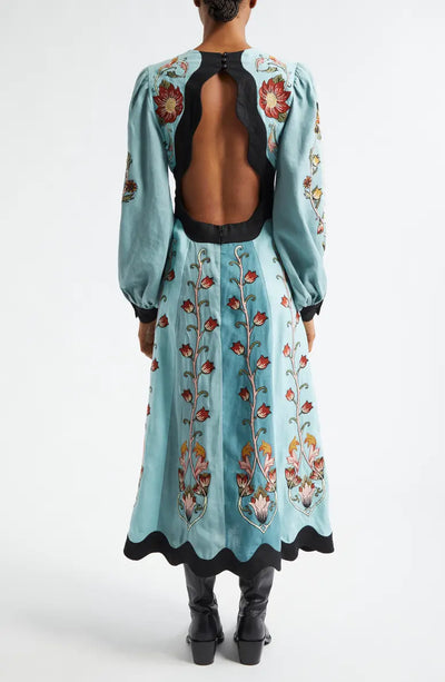 Chantal – Robe midi brodée à manches longues et col plongeant