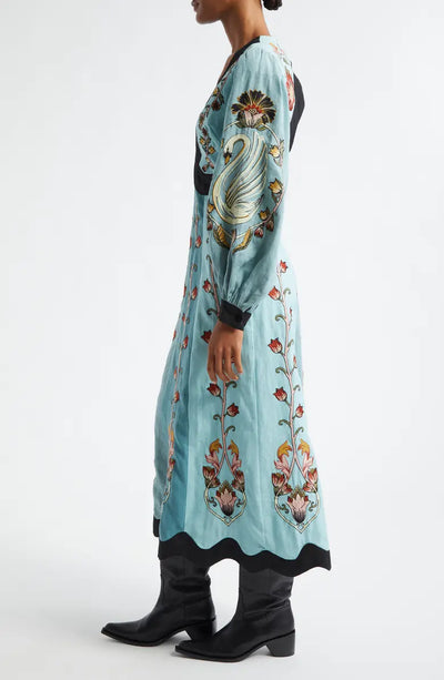 Chantal – Robe midi brodée à manches longues et col plongeant