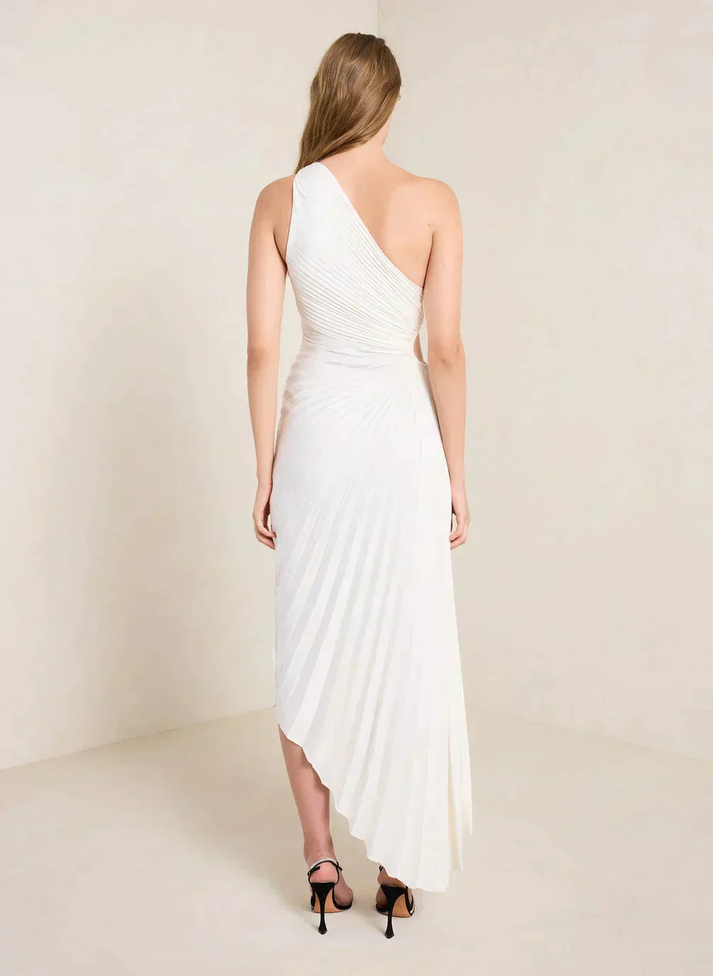 Sylviana – Robe Midi Plissée à Épaule Dénudée