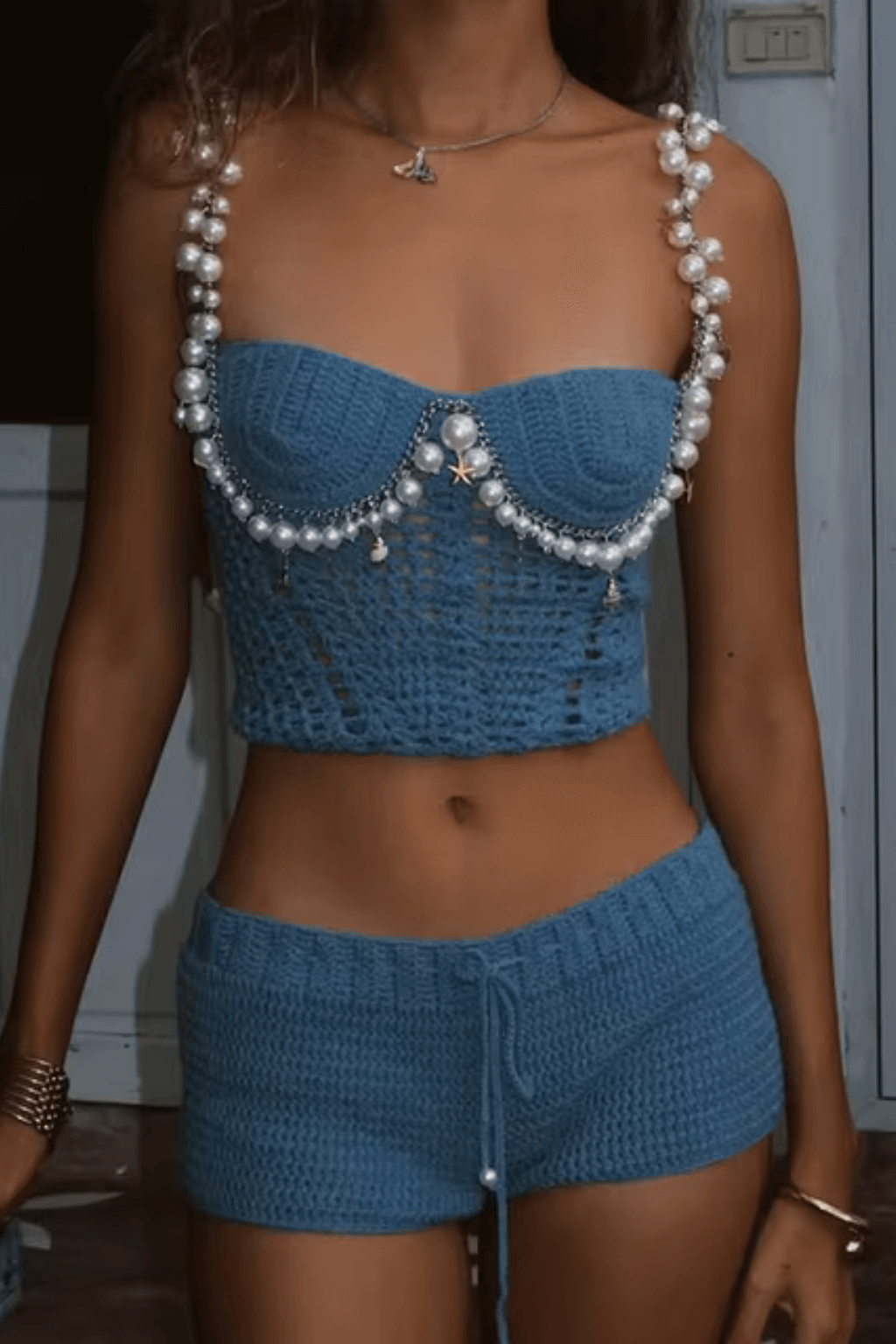Anaïs - Camisole courte en crochet avec perles