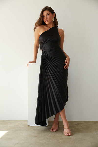 Sylviana – Robe Midi Plissée à Épaule Dénudée
